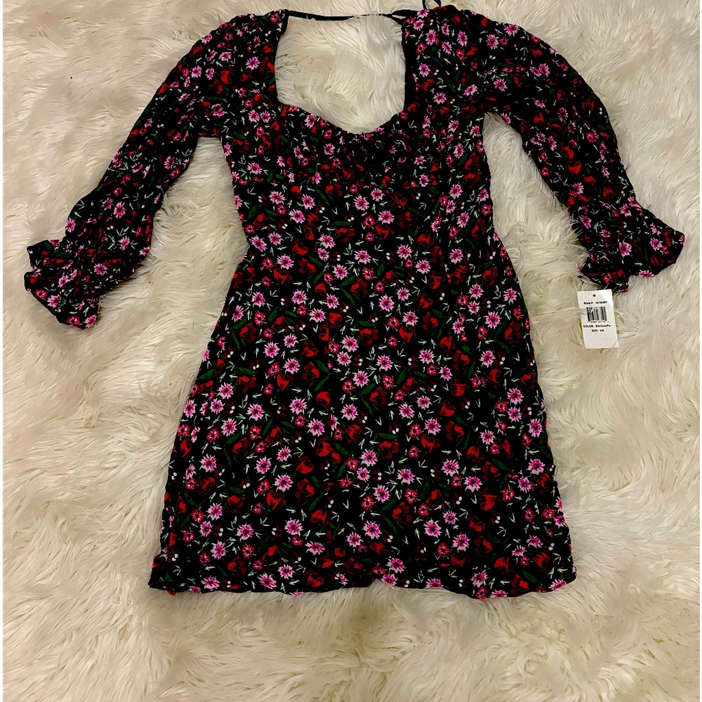 B Darlin adorable  multi color floral flowing dress